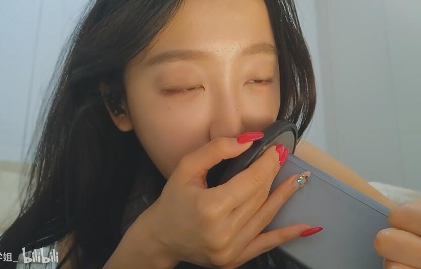 从ASMR到亲密关系修复：B站酥酥学姐创造的睡前对话新范式