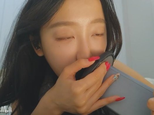 从ASMR到亲密关系修复:B站酥酥学姐创造的睡前对话新范式